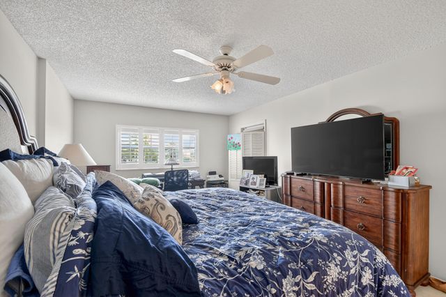 3326 Arcara Way, Greenacres, FL 33467