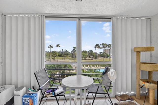 3326 Arcara Way, Greenacres, FL 33467