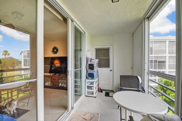 3326 Arcara Way, Greenacres, FL 33467