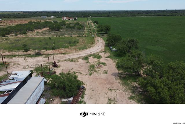 16293 Fm 472, Bigfoot, TX 78016