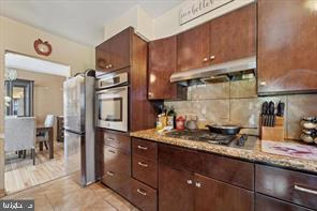 Image 12 of property listing at 503 BONSALL AVE, Lansdowne, PA 19050