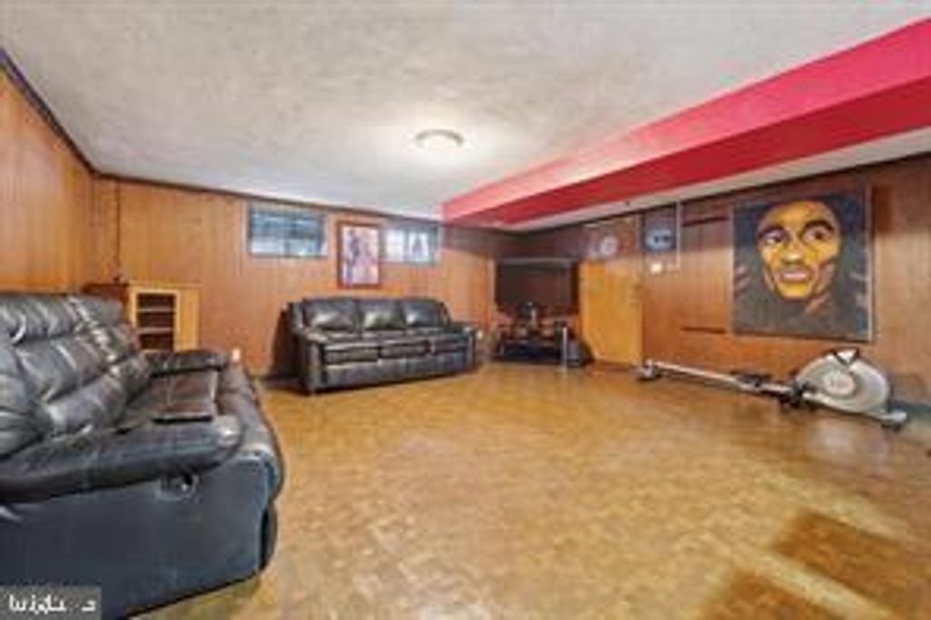 Image 18 of property listing at 503 BONSALL AVE, Lansdowne, PA 19050