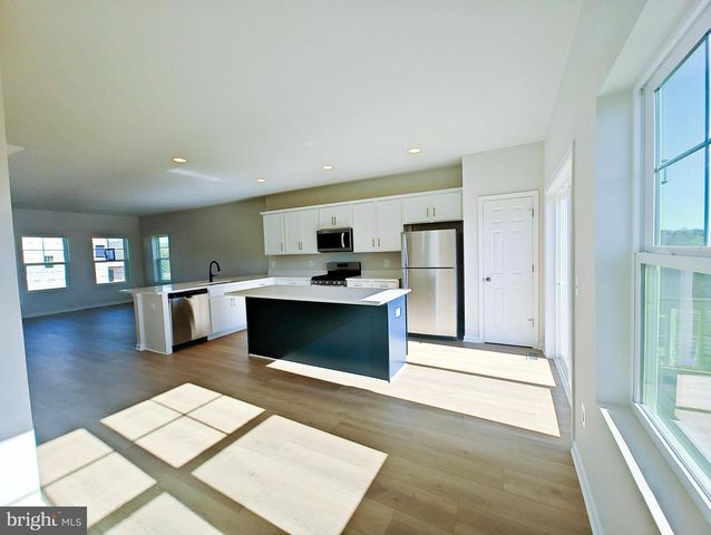 136 SWANSONG PL, Winchester, VA 22603