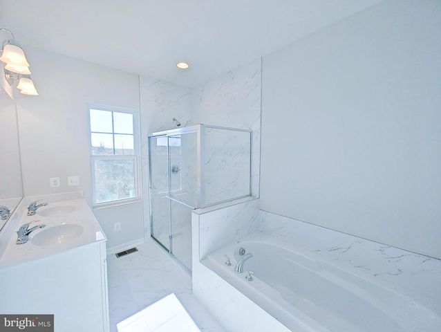 136 SWANSONG PL, Winchester, VA 22603