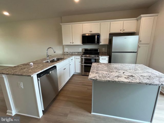 136 SWANSONG PL, Winchester, VA 22603