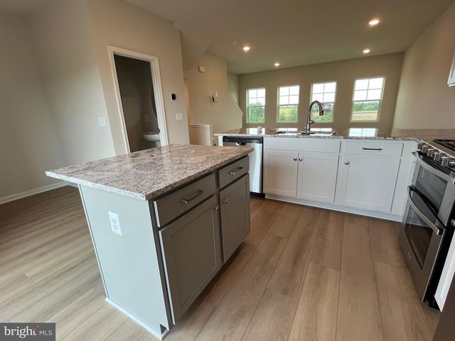 136 SWANSONG PL, Winchester, VA 22603