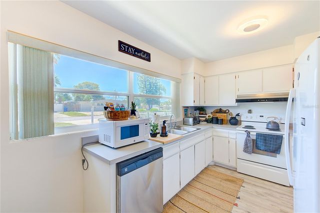 14283 SHARON DR, Largo, FL 33774