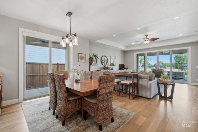 7706 W Meltwater Ln, Eagle, ID 83616