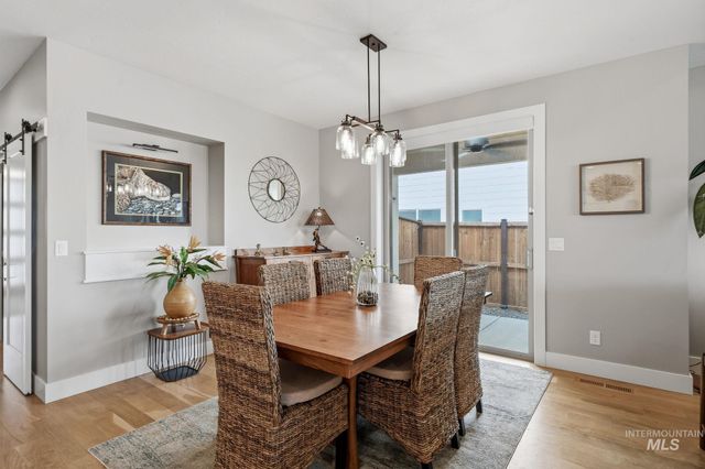 7706 W Meltwater Ln, Eagle, ID 83616