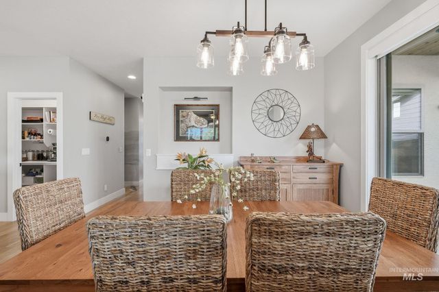 7706 W Meltwater Ln, Eagle, ID 83616