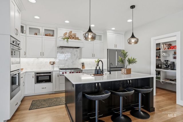 7706 W Meltwater Ln, Eagle, ID 83616