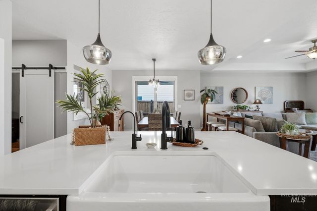 7706 W Meltwater Ln, Eagle, ID 83616