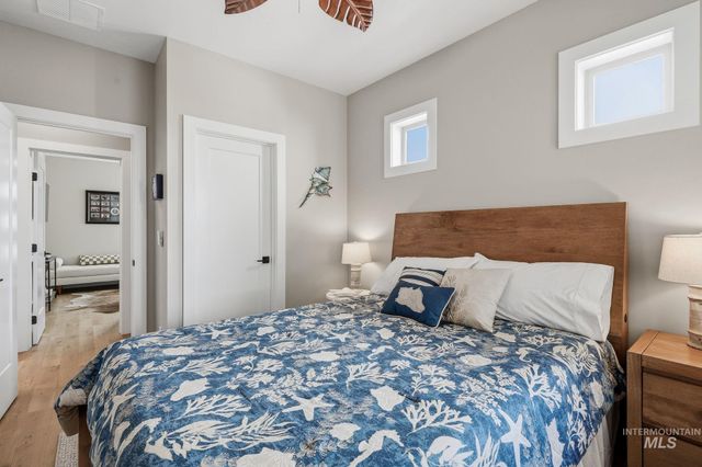 7706 W Meltwater Ln, Eagle, ID 83616