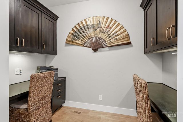7706 W Meltwater Ln, Eagle, ID 83616