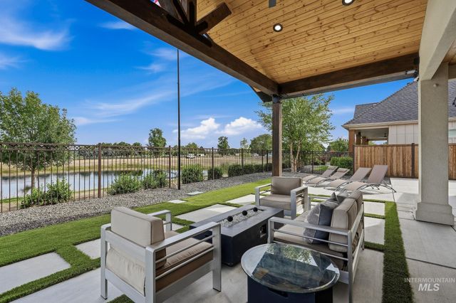 7706 W Meltwater Ln, Eagle, ID 83616