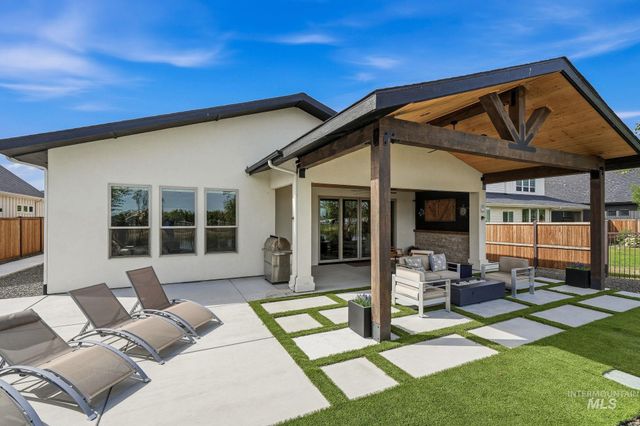 7706 W Meltwater Ln, Eagle, ID 83616