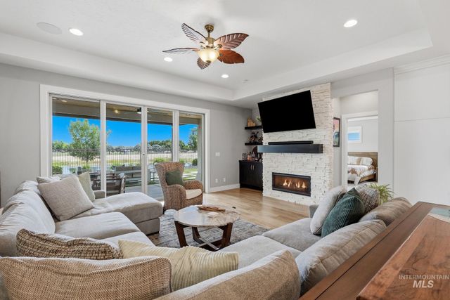 7706 W Meltwater Ln, Eagle, ID 83616