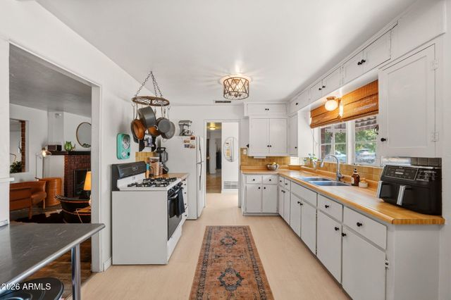 3008 N 24TH Place, Phoenix, AZ 85016