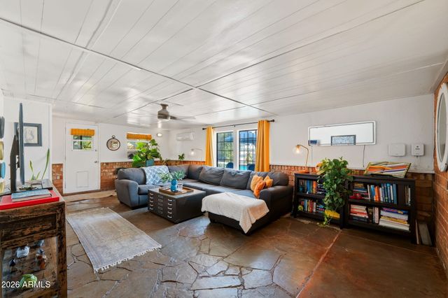 3008 N 24TH Place, Phoenix, AZ 85016