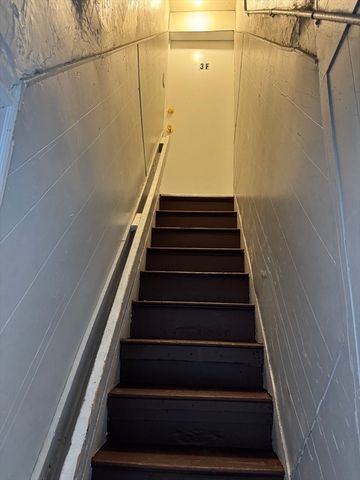 166 Winter Street 2F, Haverhill, MA 01830