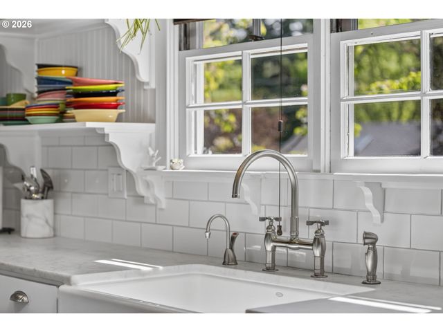 1820 KILKENNY Dr, Lake Oswego, OR 97034