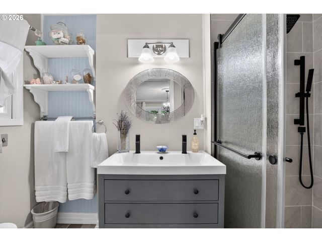 1820 KILKENNY Dr, Lake Oswego, OR 97034