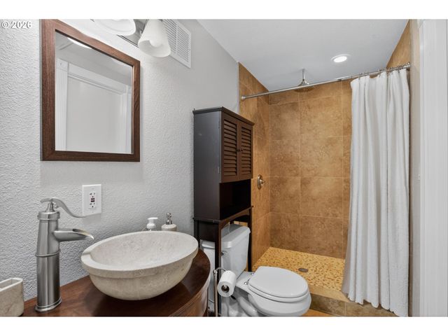 1820 KILKENNY Dr, Lake Oswego, OR 97034