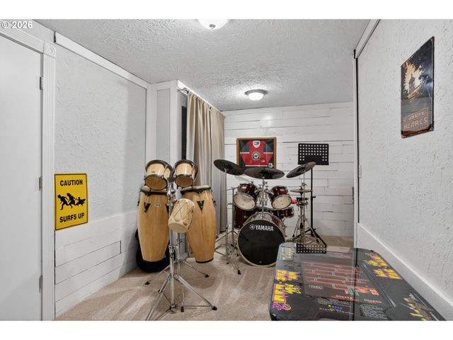 1820 KILKENNY Dr, Lake Oswego, OR 97034