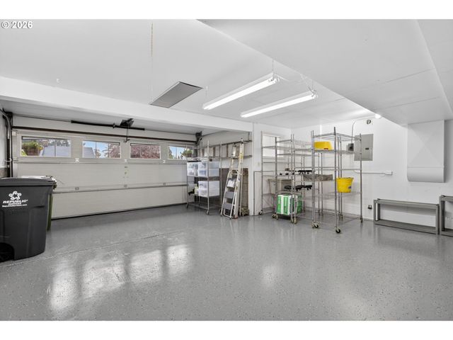 1820 KILKENNY Dr, Lake Oswego, OR 97034