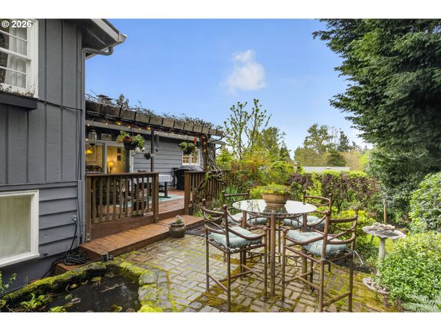 1820 KILKENNY Dr, Lake Oswego, OR 97034
