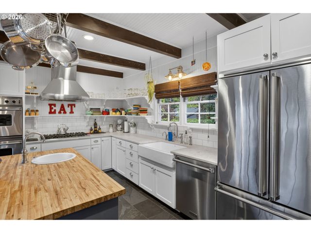 1820 KILKENNY Dr, Lake Oswego, OR 97034