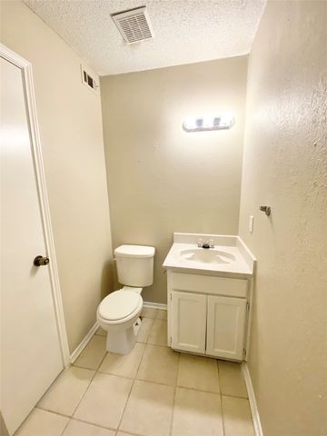 5911 Teal Ridge Drive, Arlington, TX 76017