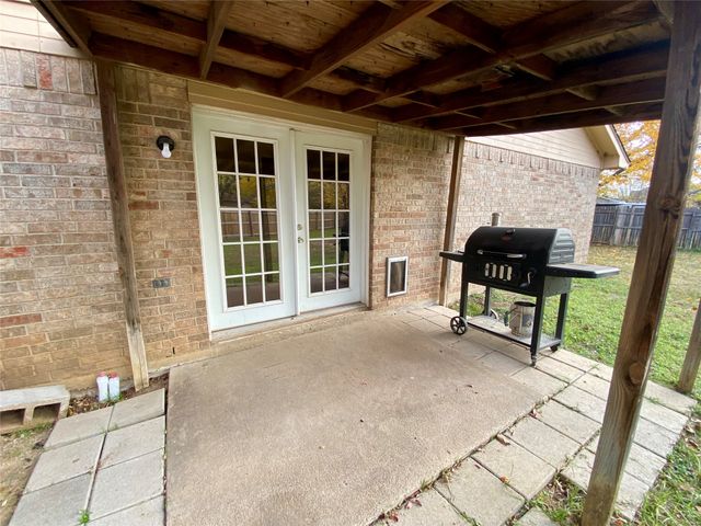 5911 Teal Ridge Drive, Arlington, TX 76017