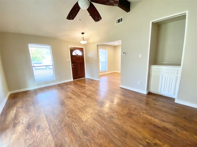 5911 Teal Ridge Drive, Arlington, TX 76017