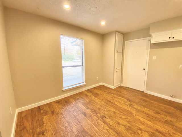 5911 Teal Ridge Drive, Arlington, TX 76017