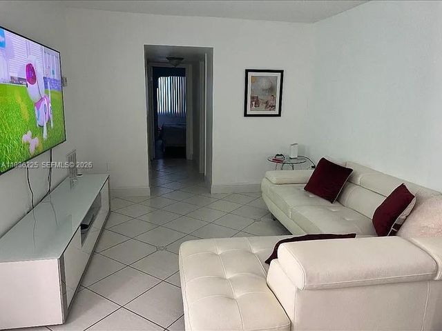 6620 W 2nd Ct 407, Hialeah, FL 33012