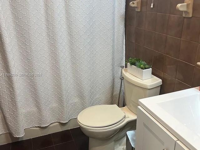 6620 W 2nd Ct 407, Hialeah, FL 33012