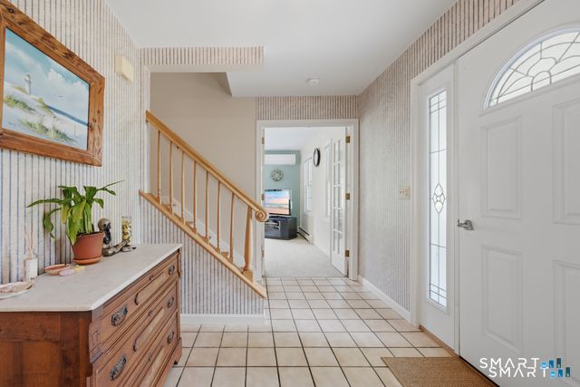 7 Goundry Drive, Waterford, CT 06385