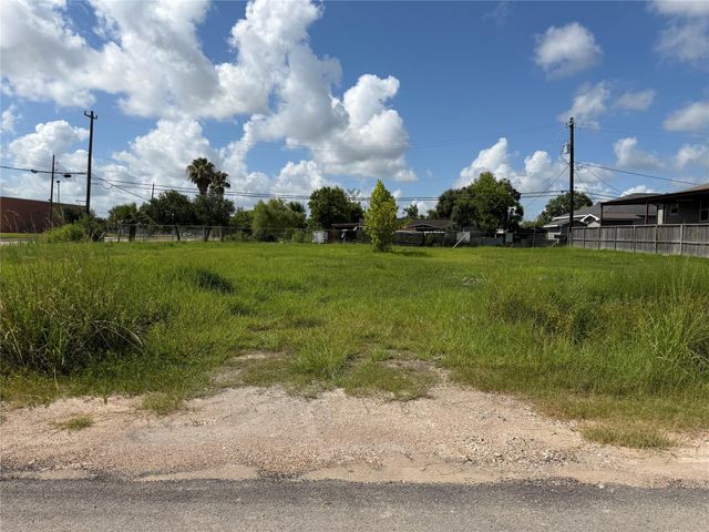 4950 Almeda School Road, Rosharon, TX 77583