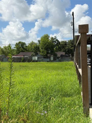 4950 Almeda School Road, Rosharon, TX 77583