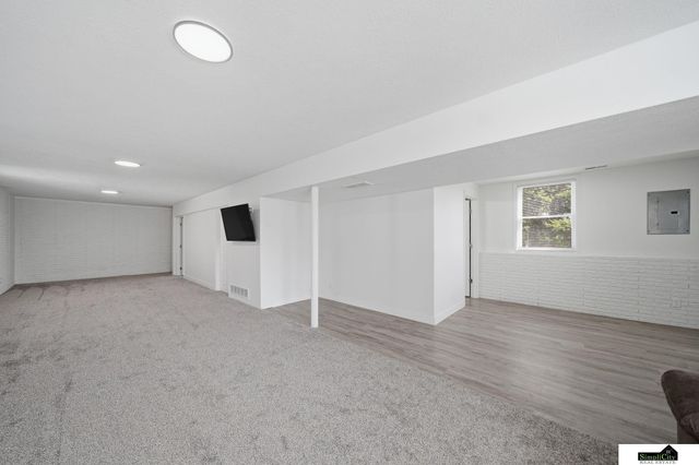 5411 La Salle Street, Lincoln, NE 68516