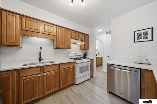 5411 La Salle Street, Lincoln, NE 68516