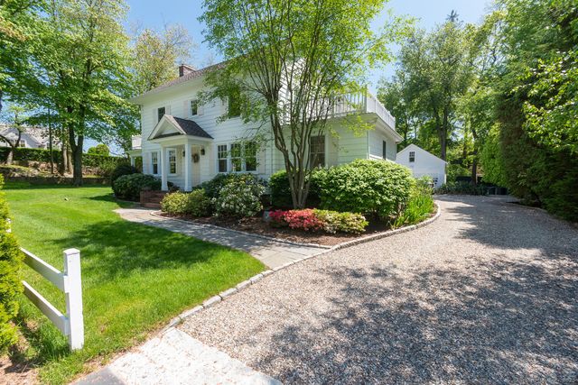 128 Five Mile River Road, Darien, CT 06820