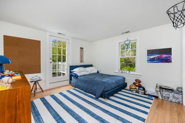 128 Five Mile River Road, Darien, CT 06820