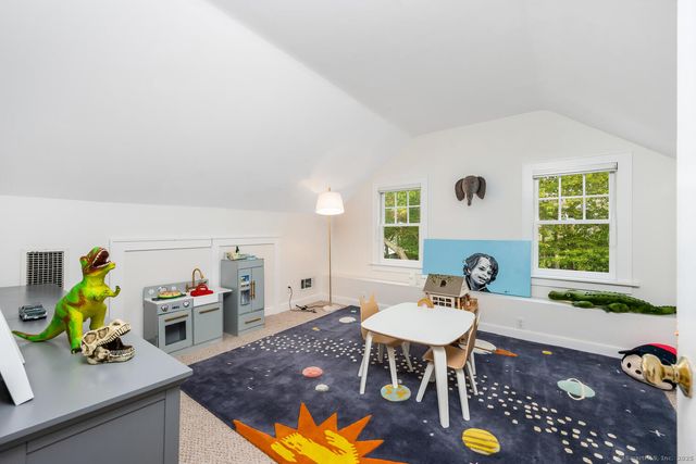 128 Five Mile River Road, Darien, CT 06820