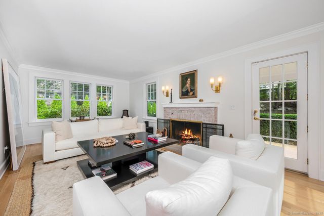 128 Five Mile River Road, Darien, CT 06820