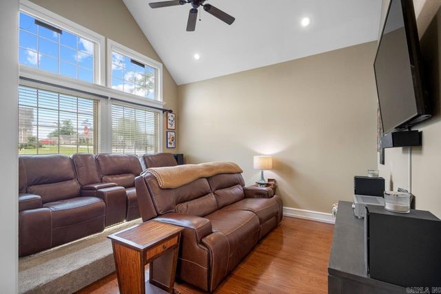 4040 Robinwood Circle, Bryant, AR 72022