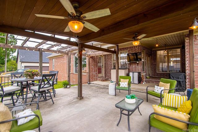 4040 Robinwood Circle, Bryant, AR 72022