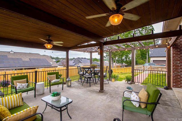 4040 Robinwood Circle, Bryant, AR 72022