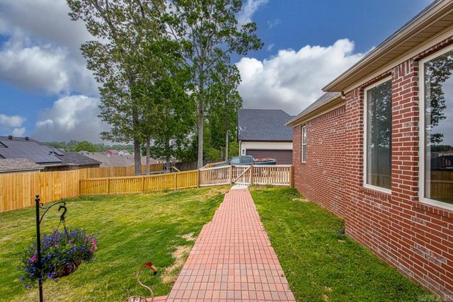 4040 Robinwood Circle, Bryant, AR 72022